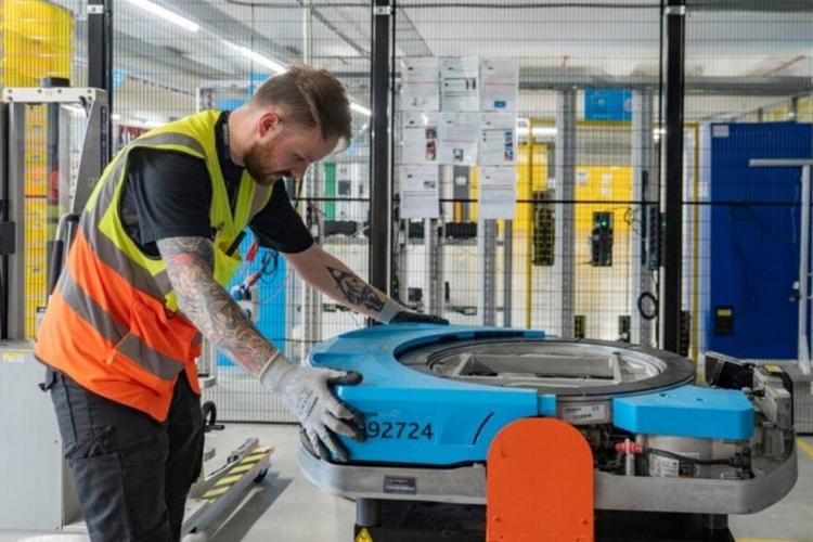 Amazon va investir 15 mds d’€ en France et créer 7&nbsp;000 emplois dans 4 communes&nbsp;: Illiers-Combray, Beauvais, Colombier-Saugnieu et Ensisheim