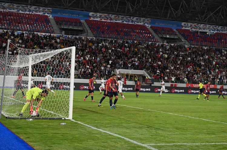 Taranto, tris al Novoli nel nuovo Iacovone: terza vittoria di fila