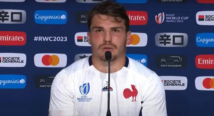 XV de France. Antoine Dupont sur le banc ? L’idée folle des Anglais après les performances de Maxime Lucu