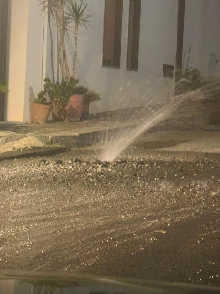 Avviso  Oggi 27 Luglio dalle ore 7.00 e fino alle ore 8.00 sarà chiusa l’acqua nel borgo di Milici per consentire una ri...