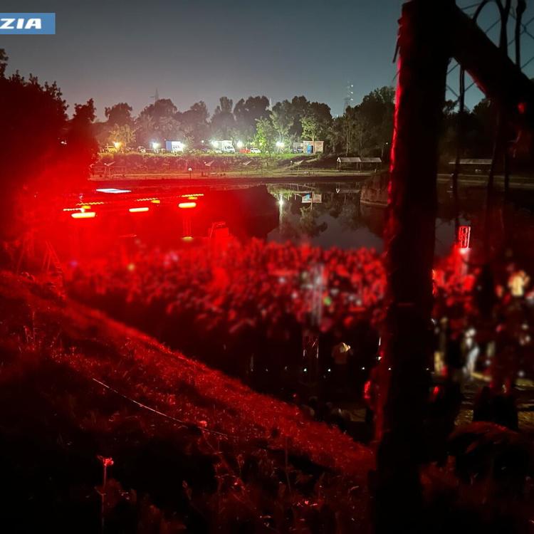 Discoteca abusiva in una cava dell'antica Roma, blitz della polizia a Tor Cervara