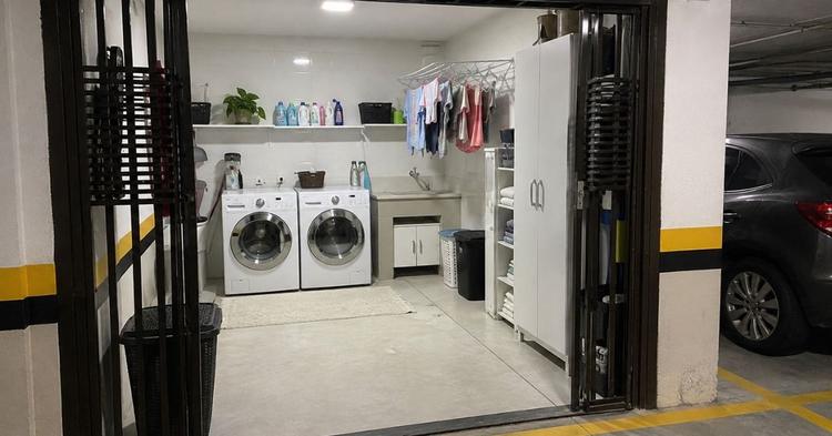Justiça determina que morador retire ‘lavanderia’ de garagem em condomínio de Balneário Camboriú
