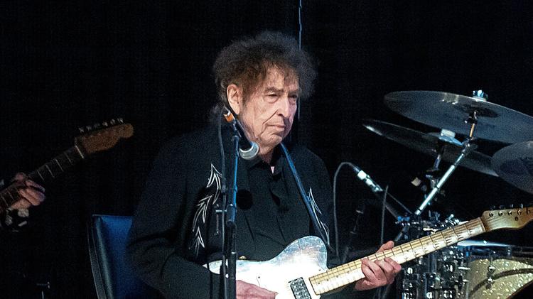Bob Dylan pediu o número de telefone desta cantora country. Agora, ela vai abrir a turnê dele