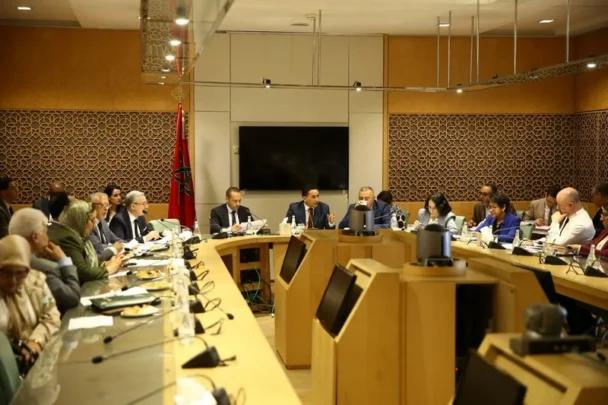 لجنة برلمانية تمنع هيئة الأطباء من قبول هبات شركات المستلزمات الطبية