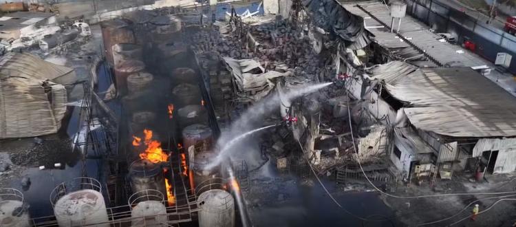 Drones ajudam bombeiros a combater incêndio em indústria química de Itaquaquecetuba