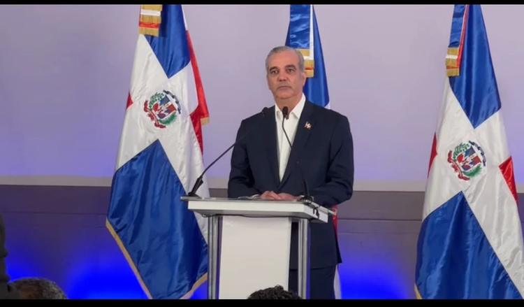 Presidente Abinader llama a entregarse a banda criminal responsable de hechos violentos en Boca Chica