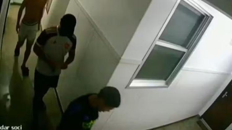 Justiça condena réus a 15 anos de prisão por estupro coletivo de adolescente em Copacabana