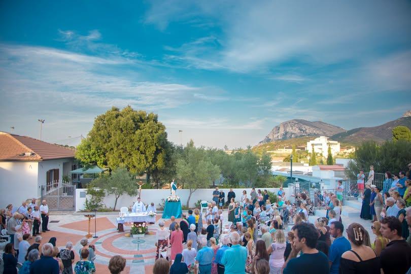 La processione del 15 agosto  per Maria Santissima Assunta.