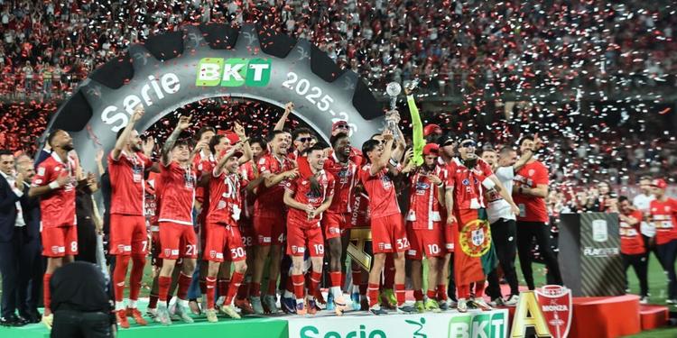 Monza in festa per il ritorno in Serie A: oggi la sfilata sul bus scoperto