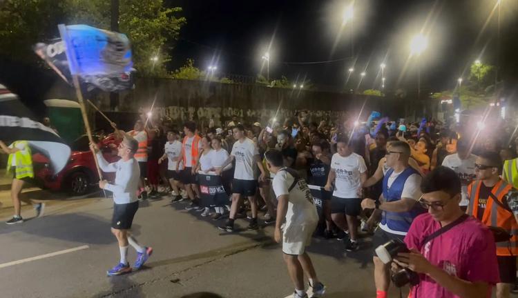 Corre de Quinta lota Studio 5 e atrai multidão para corrida gratuita em Manaus