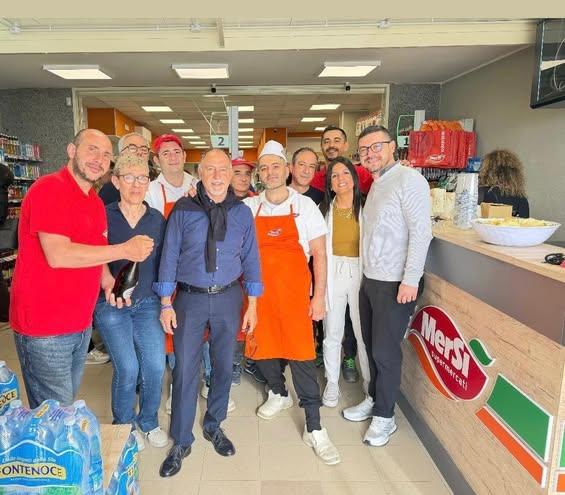 Finalmente ci siamo: anche il Mersì riapre!! ✨ Oggi possiamo finalmente gioire appieno perché anche l’ultima attività co...