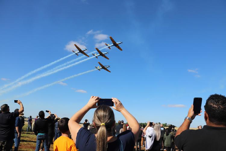Domingo Aéreo: g1 transmite ao vivo a apresentação da Esquadrilha da Fumaça