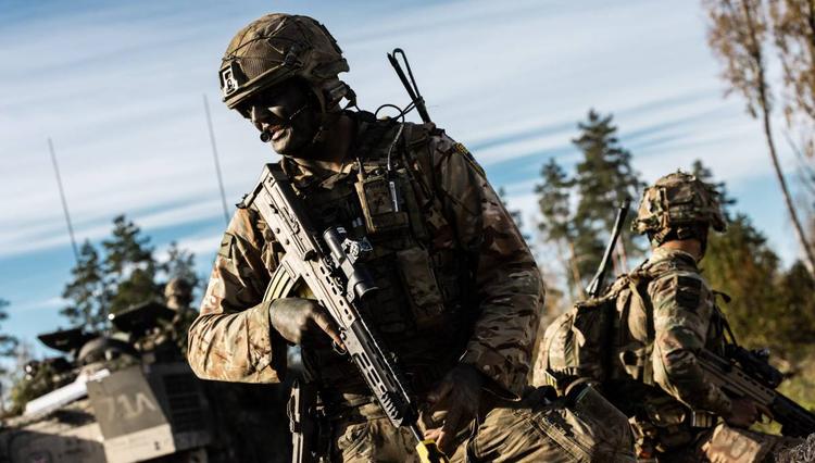 Ecco come la Nato si sta adattando alla guerra ibrida russa