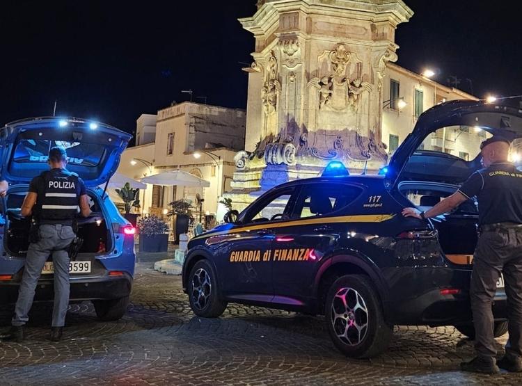 Ostuni, controlli straordinari di polizia: denunciato 27enne armato di coltello