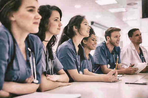 Test ammissione 2020, il 33% delle domande è per infermiere