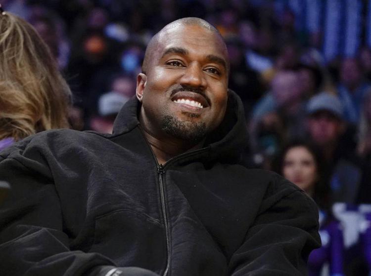 Kanye West e Travis Scott fermati a Reggio Emilia: concerti vietati per sicurezza