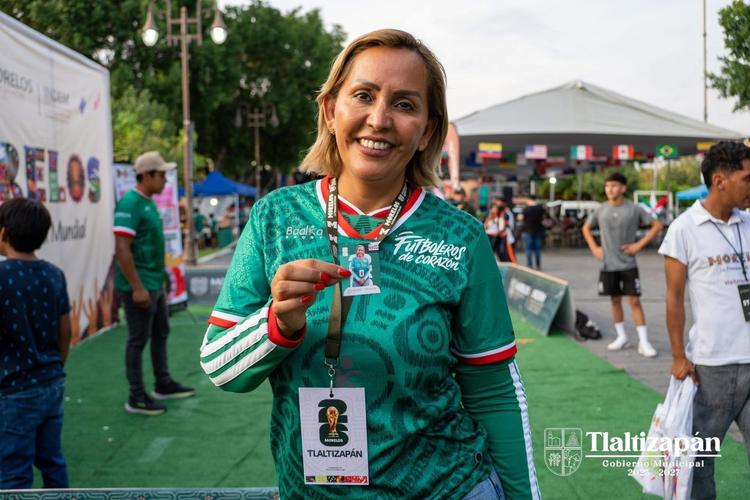 Familias de Tlaltizapán toman el zócalo por el arranque de la Caravana Mundialista 2026