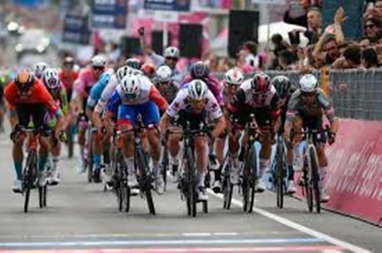 Santi Cosma e Damiano: Modifica della circolazione stradale per il giorno 12 maggio 2024 per il passaggio della 9 tappa del 107° Giro d’Italia