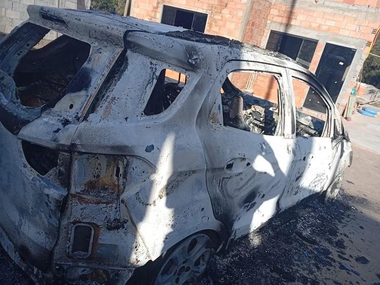 Polícia procura por homem que furtou e incendiou carro da ex em Felício dos Santos