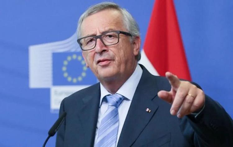 Juncker reveals that a European minister urged Greece to sell the Acropolis