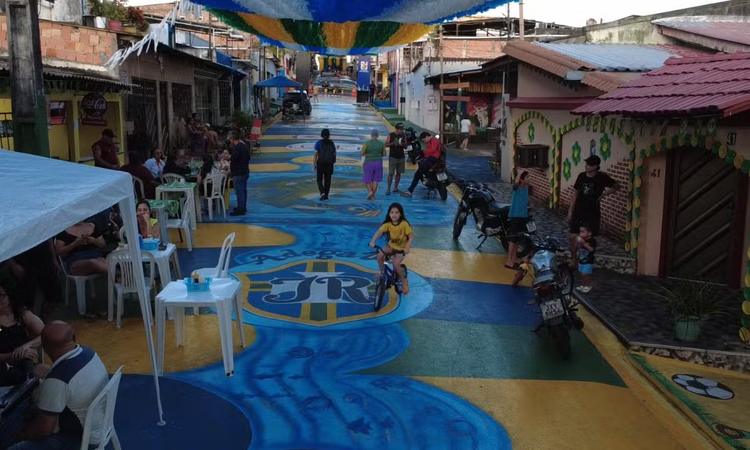 VÍDEO: Com bandeirinhas e pinturas, ruas de Manaus se transformam para jogos do Brasil na Copa do Mundo
