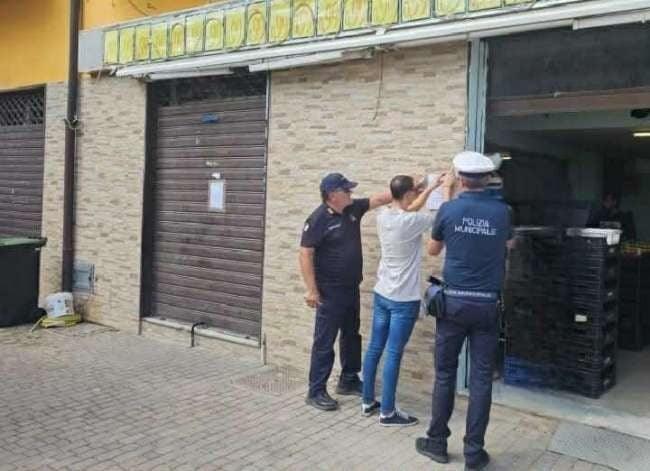 Battipaglia, gravi carenze igienico-sanitarie: chiuso esercizio ortofrutticolo