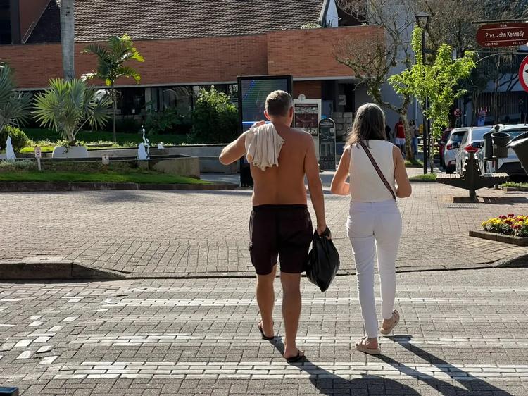 Primeiro fim de semana da primavera tem calor intenso e máxima de 33 °C em SC