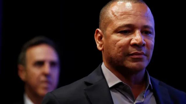 Pai nega aposentadoria de Neymar na seleção e diz que 'Copa é daqui 4 anos'