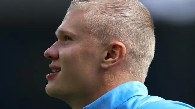 Adeus cabeleira: Erling Haaland surge com novo visual nas redes