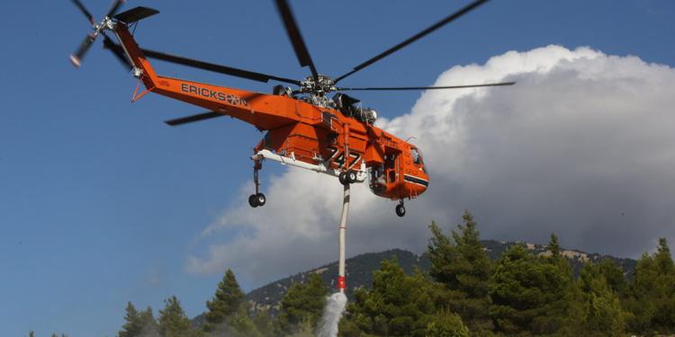 Due elicotteri antincendio si sono scontrati in Grecia. Premier: situazione "estremamente difficile"