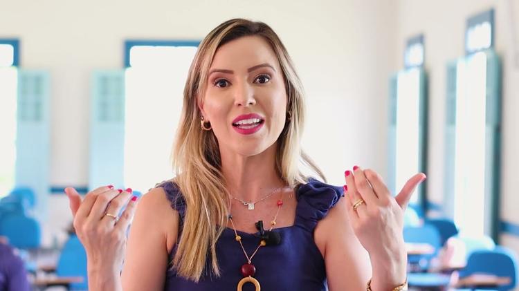 Transformando histórias: O jornalismo de Camila Moraes na TV Aparecida