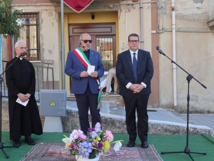 • 𝐈𝐧𝐚𝐮𝐠𝐮𝐫𝐚𝐳𝐢𝐨𝐧𝐞 𝐏𝐢𝐚𝐳𝐳𝐚 𝐝𝐢 𝐕𝐢𝐥𝐥𝐚𝐩𝐫𝐢𝐨𝐥𝐨 • Oggi non abbiamo inaugurato soltanto una piazza....