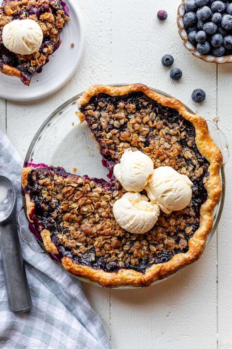 Blueberry Crumble Pie
