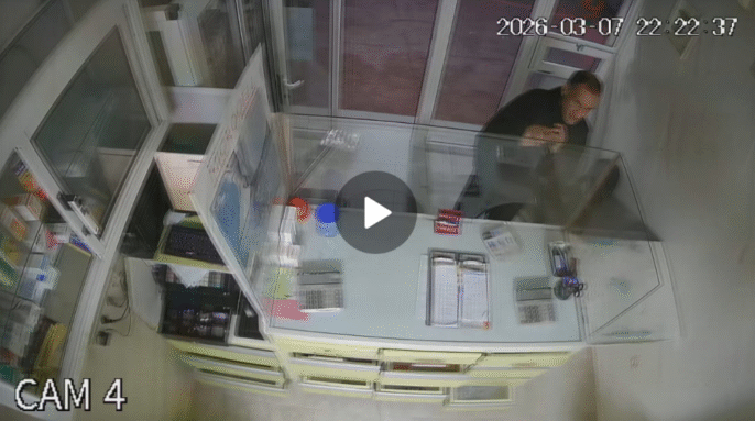 بطريقة ماكرة.. لص يستهدف صيدليات الحراسة بمراكش + ڤيديو