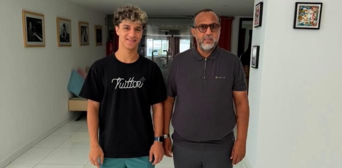 الكوكب المراكشي يدعم صفوفه بثلاثة لاعبين جدد