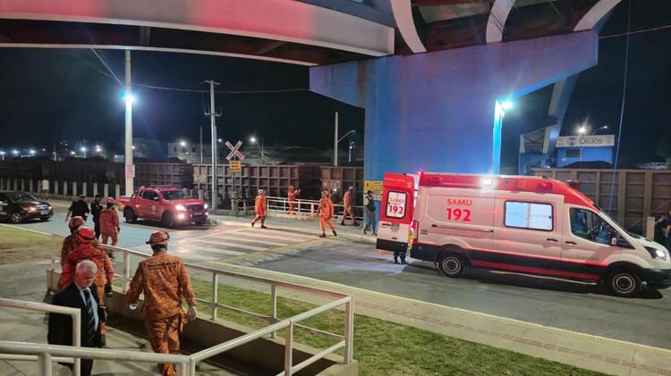 Mulher é atingida por trem em Barra Mansa