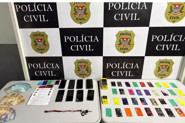 Trio é preso em Guarujá com cartões ligados a fraudes de estelionato