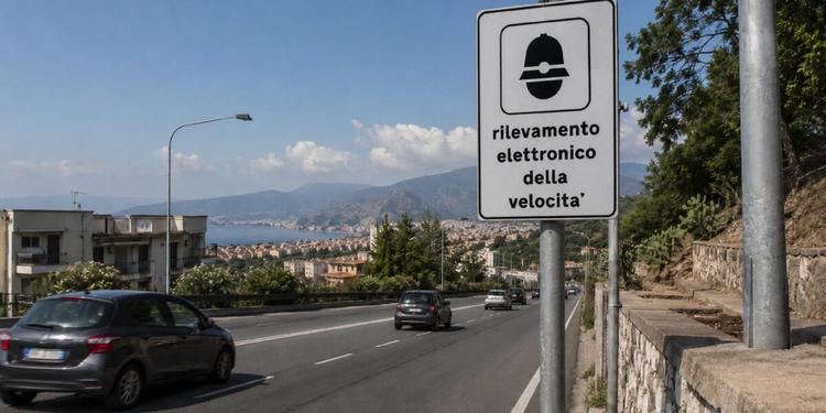 Autovelox, dopo la riforma del Mit spenti 4 dispositivi in Calabria e 8 in Sicilia