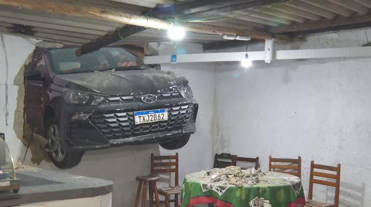 Dupla que matou homem ao tentar impedir assalto no M’Boi Mirim está foragida; vídeo mostra fuga após o crime