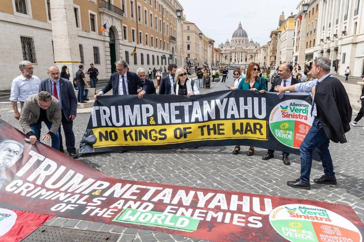 Avs, gruppi pro Pal e collettivi. A sinistra fanno a gara per protestare contro gli Usa