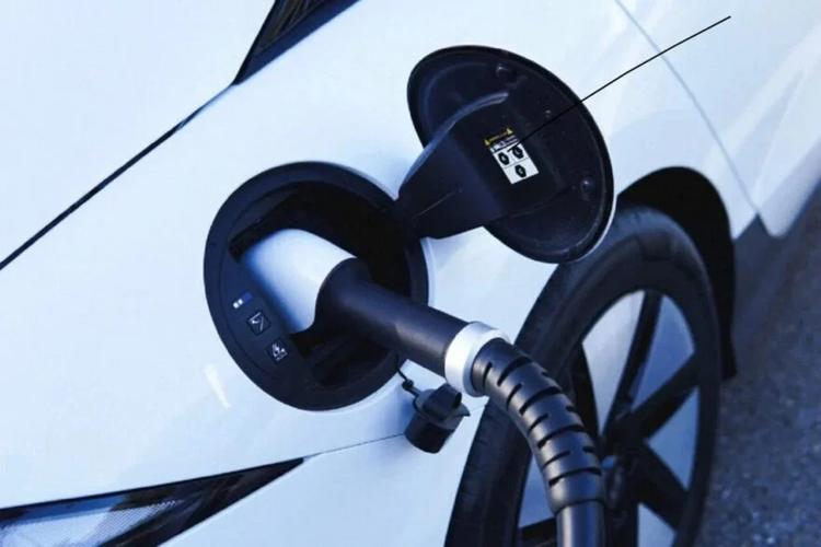 Les anti-voitures électriques ont tout faux&nbsp;: cette étude prouve que les batteries sont bien plus endurantes qu’on ne le pensait