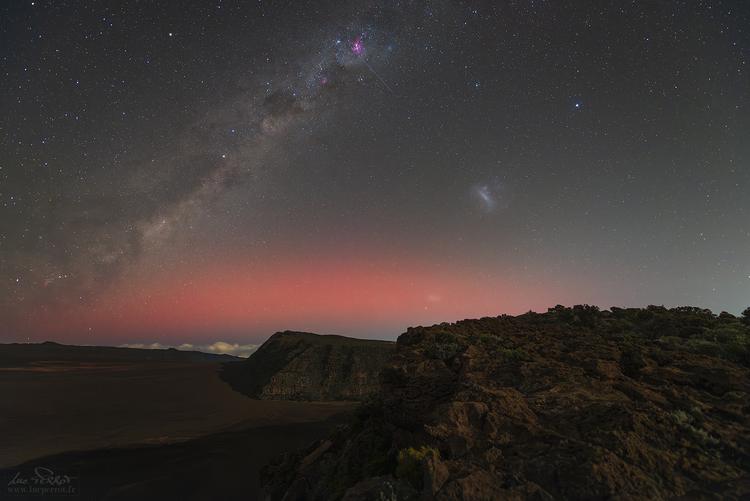 Aurores australes : Le ciel réunionnais illuminé pour une deuxième nuit