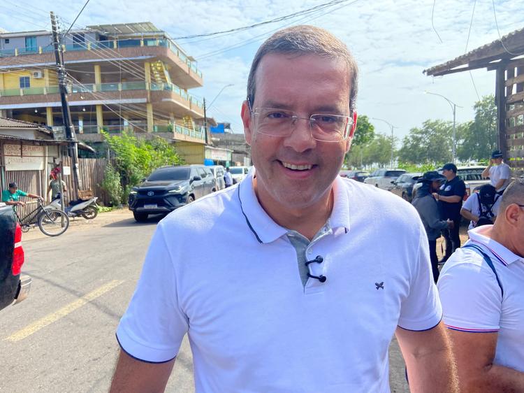 Dr. Furlan faz caminhadas na Zona Sul e Norte de Macapá