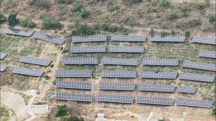 Niterói inaugura parque solar em comunidade e promete usar energia para abastecer equipamentos públicos