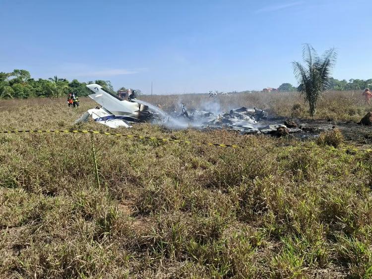 Avião cai em região isolada e mata 3 pessoas em MT
