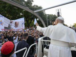 Papa in Spagna: “la religiosità non sia un museo del passato”
