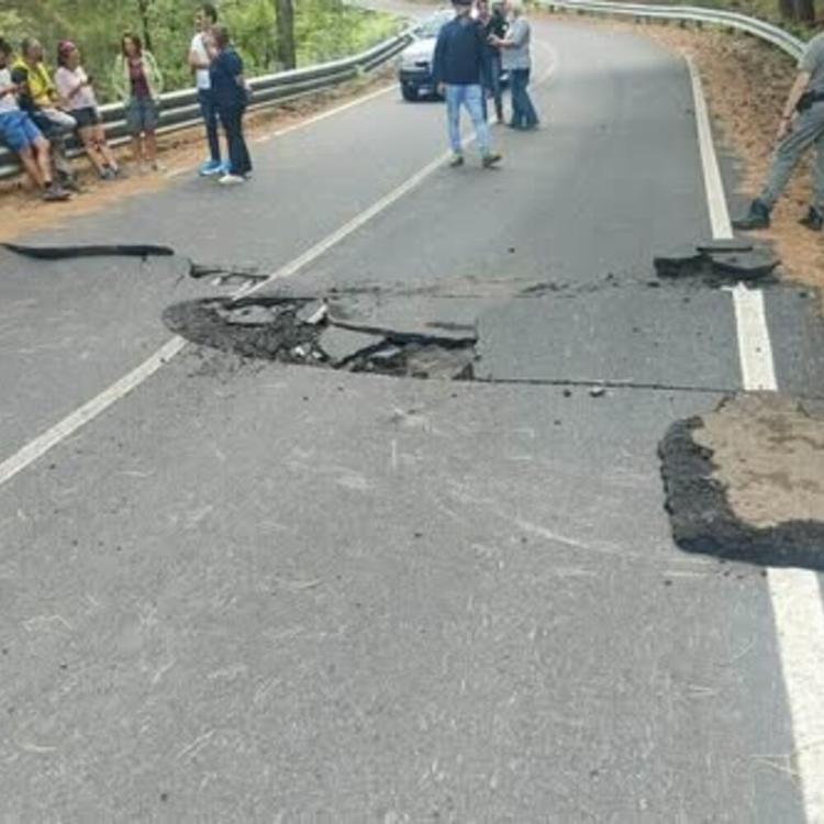 Etna, frena l'eruzione: riaperto l'aeroporto di Catania. Scossa di terremoto 3.9
