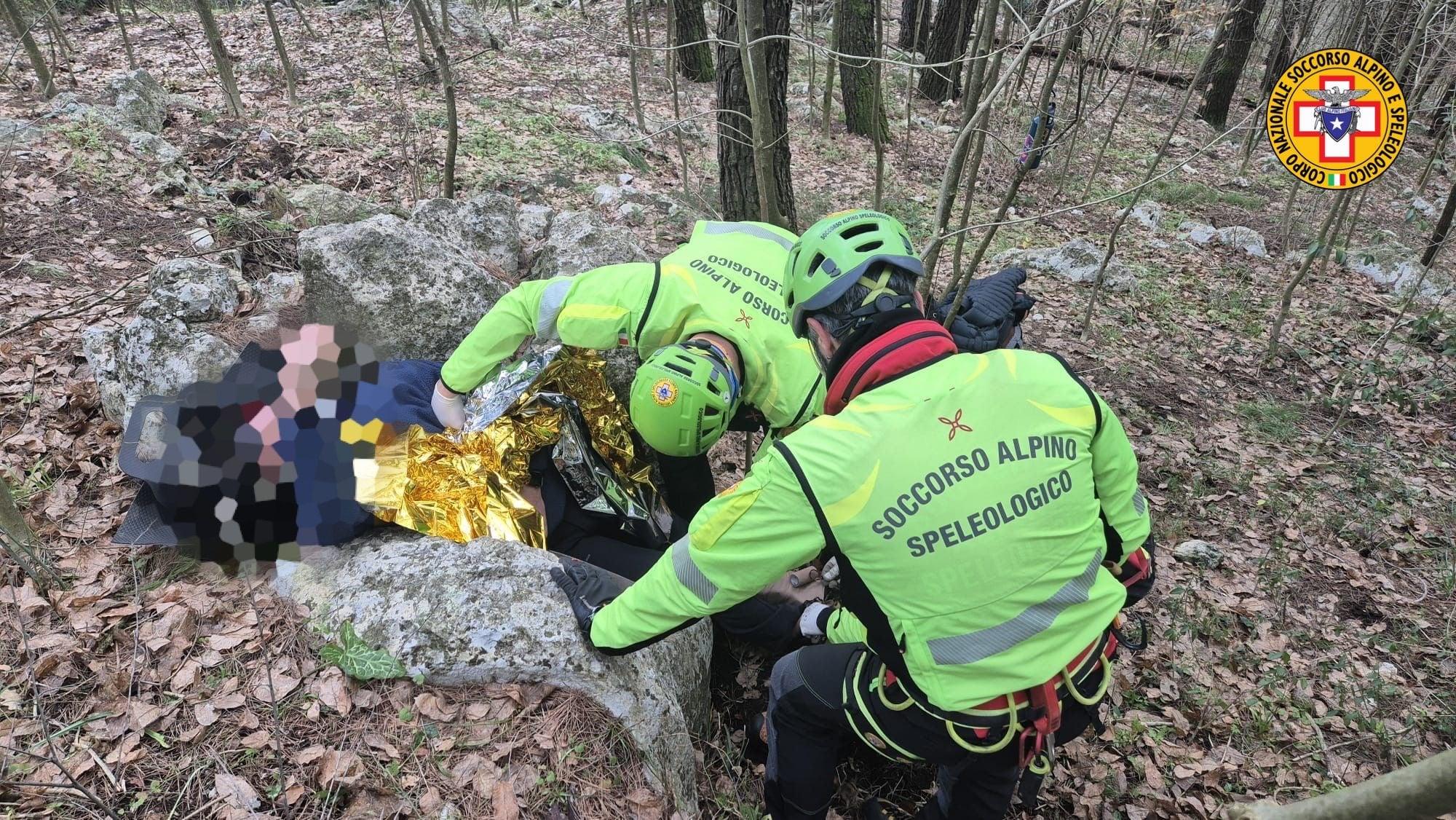 Motociclista cade in zona impervia tra Acerno e Giffoni: salvato dal Soccorso Alpino
