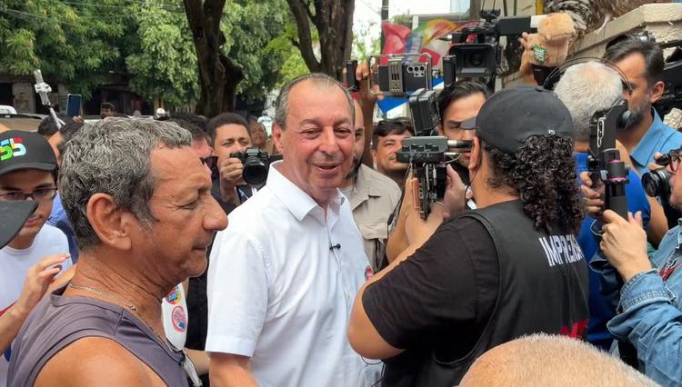 Omar Aziz (PSD) vota em Manaus