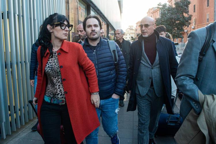 Bugie, soliloqui  e l'impronta 33. I 21 punti dei pm contro Sempio. "Risentimento verso la vittima"